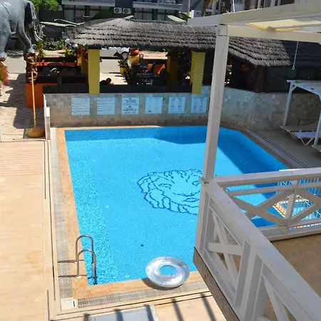 Aparthotel Safari 6 3*